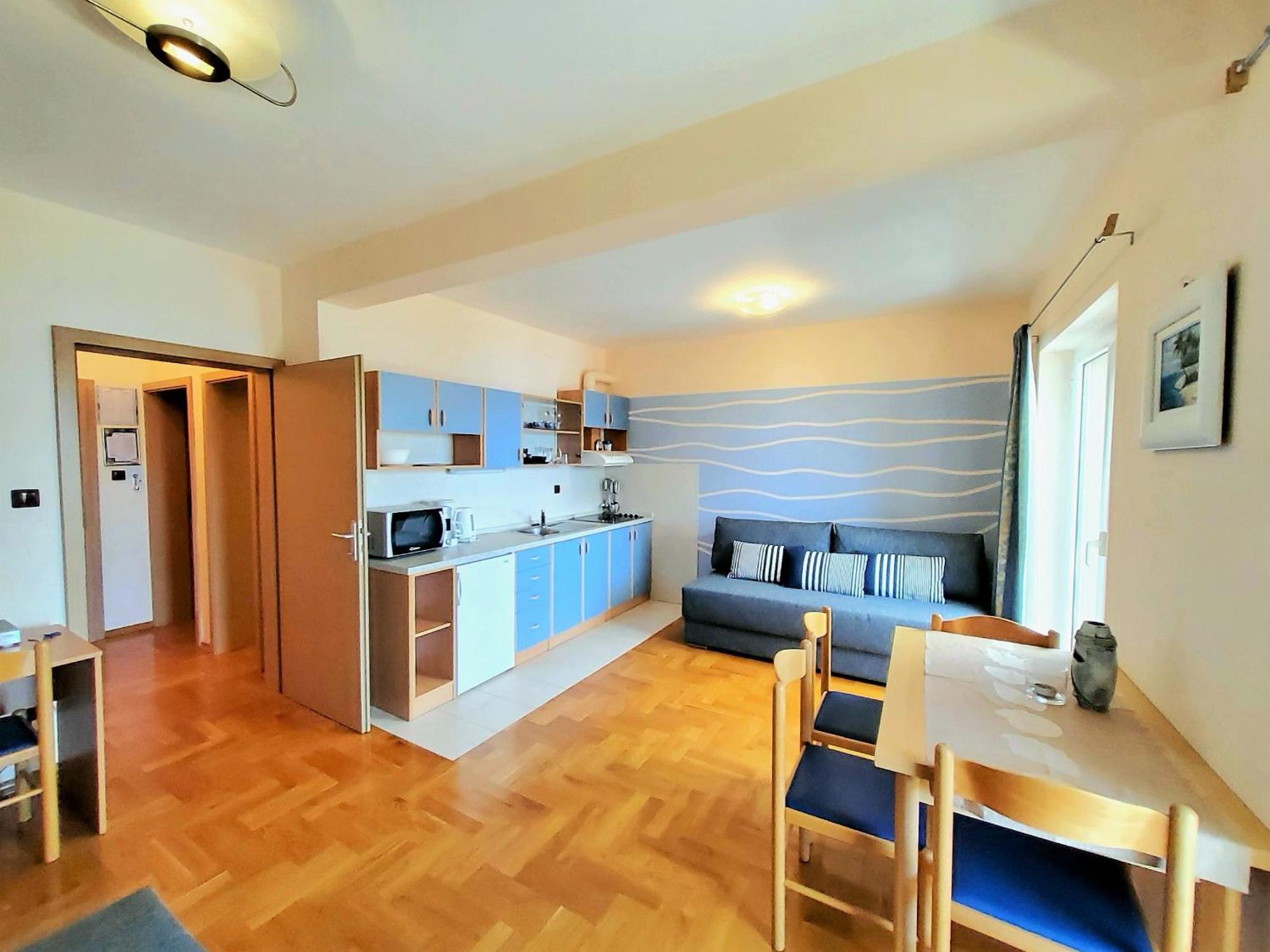 Apartments Petra I Karlo Turanj Rum bild